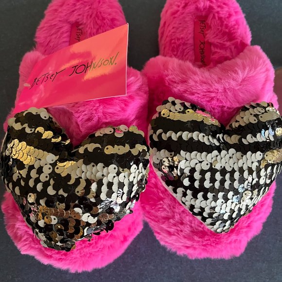 NWT BETSEY JOHNSON HEART FAUX FUR SLIPPERS - Picture 9 of 10